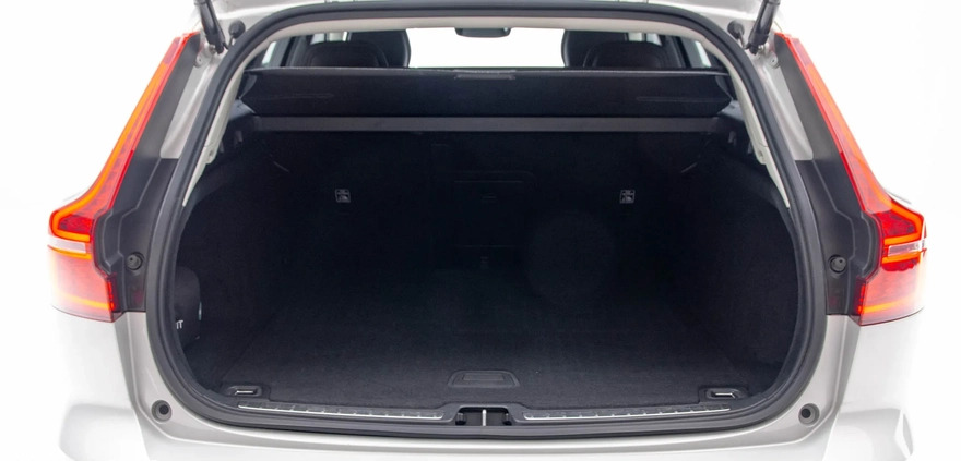 Volvo V60 cena 129899 przebieg: 120000, rok produkcji 2019 z Łódź małe 631